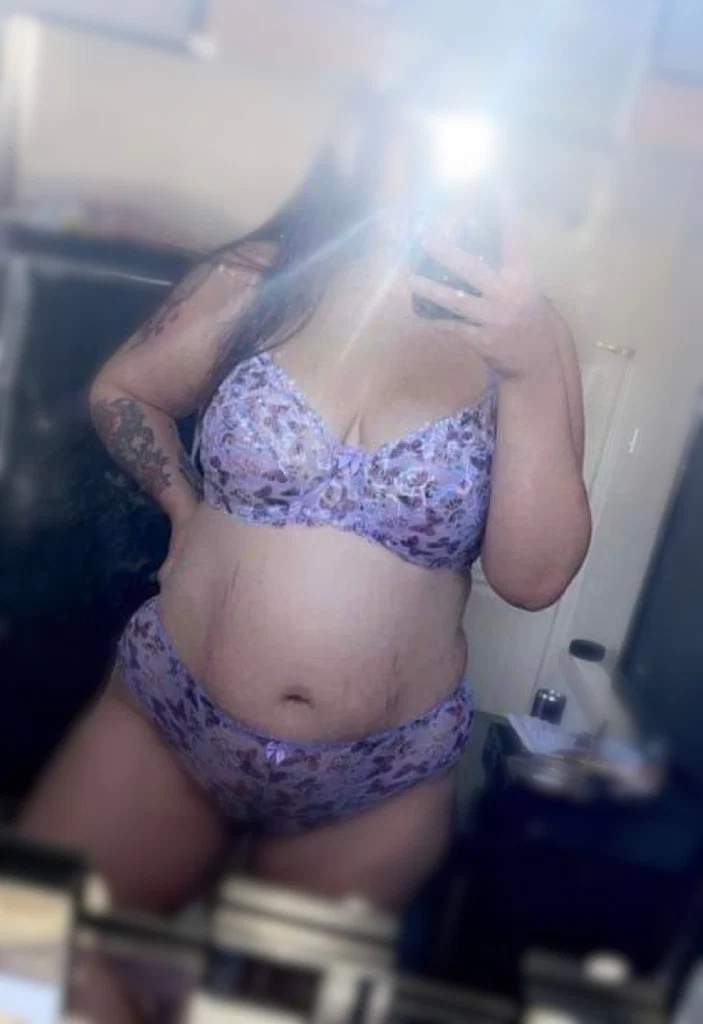curvvsgloree's avatar