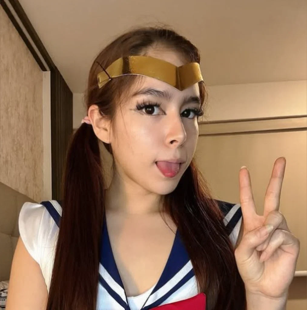 Lola Petite