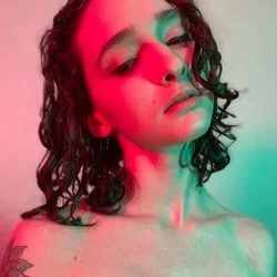 Angelica Vee's avatar