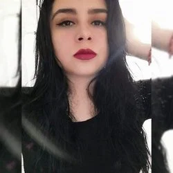 Abril Cast's avatar