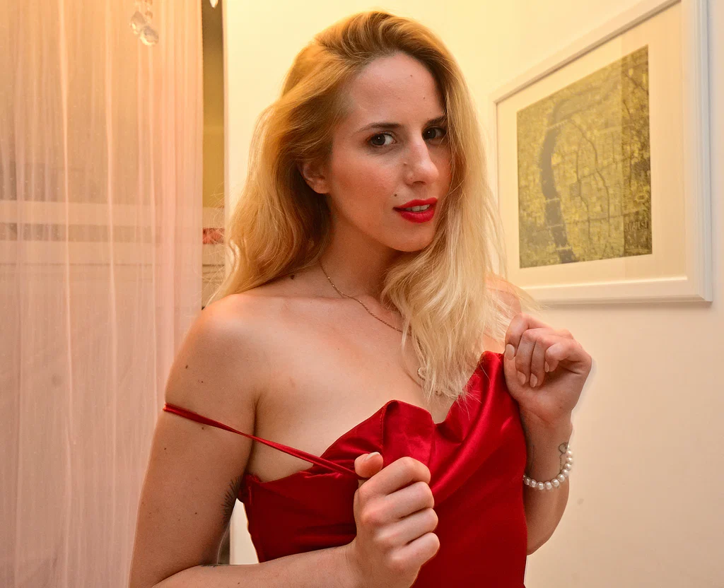 Amy Douxxx