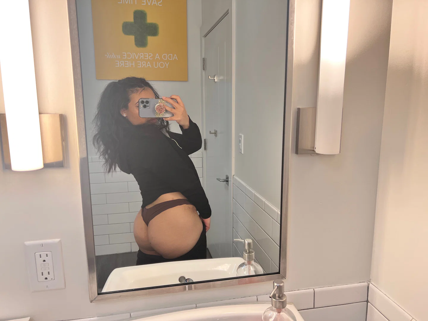 Honeybby π€€ profile banner