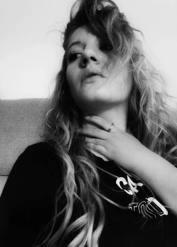 Julila_Bella