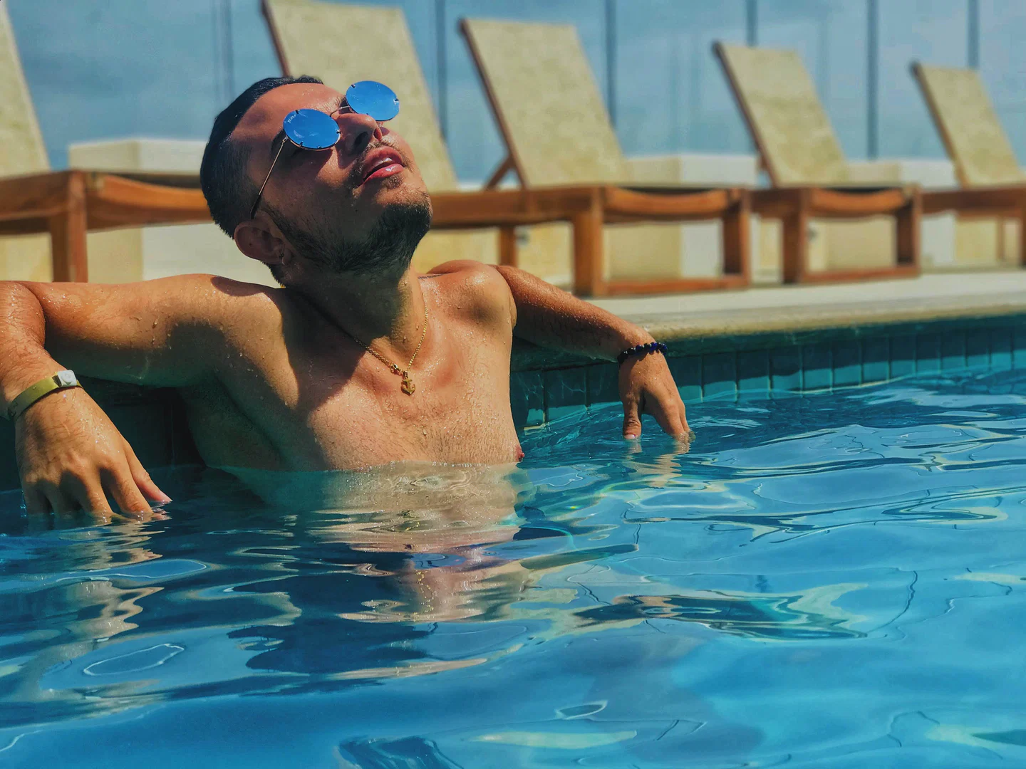 Tomas profile banner