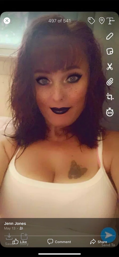 Lonely wife's avatar