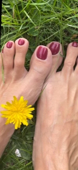Greek toes & tits Goddess profile banner