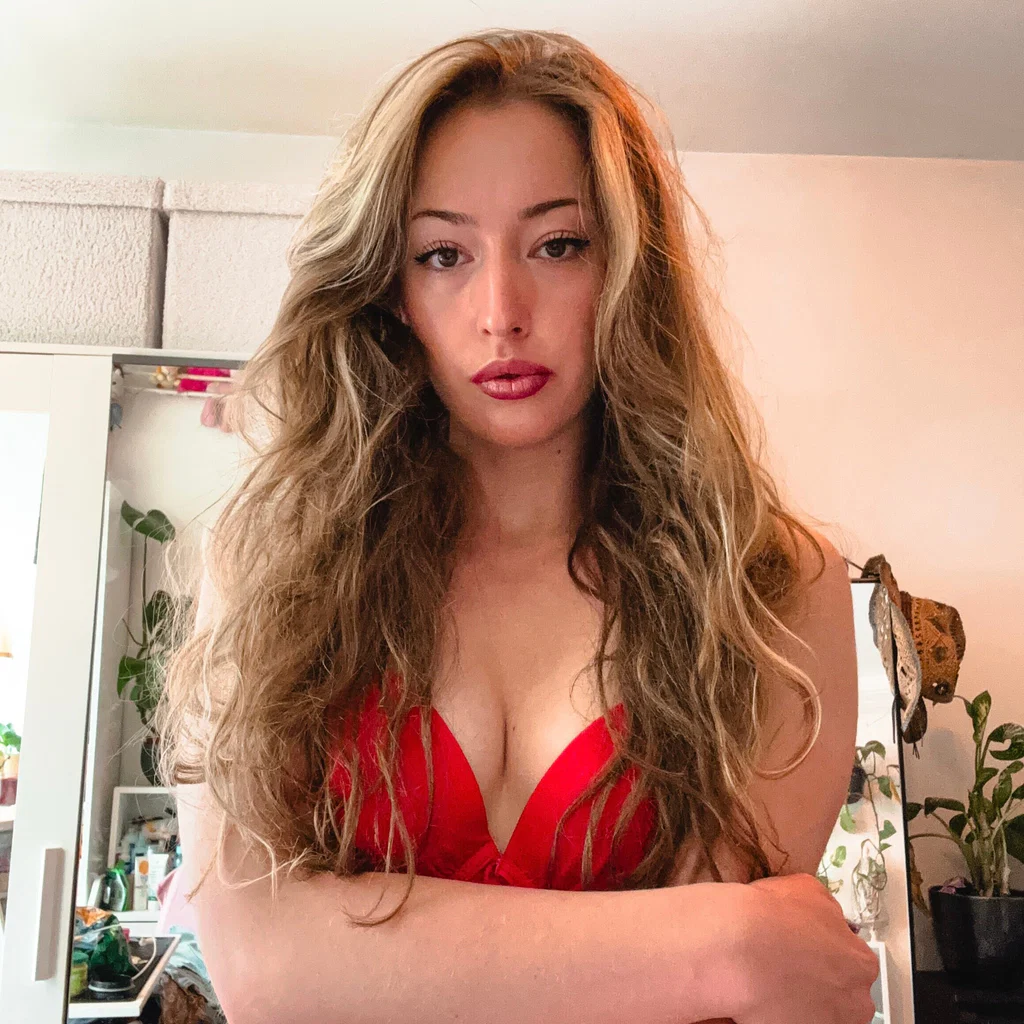 Bella's avatar