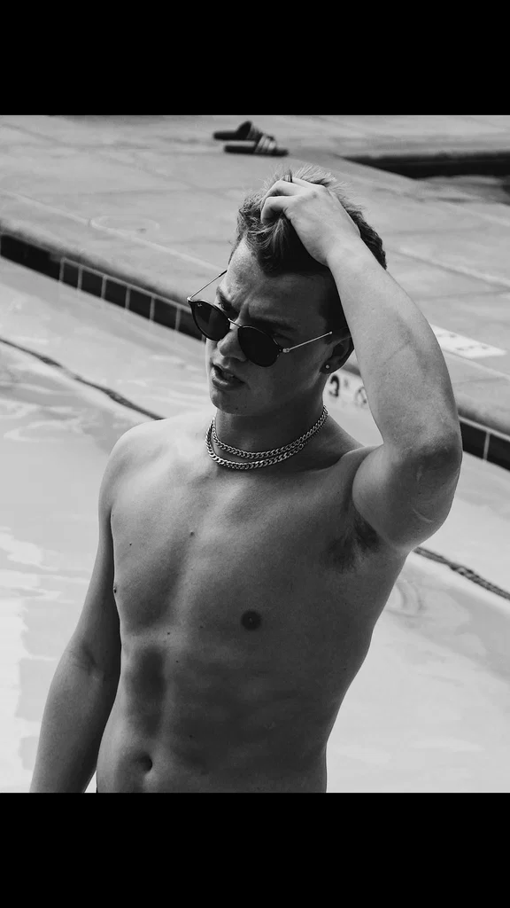 Taylor Caniff's avatar