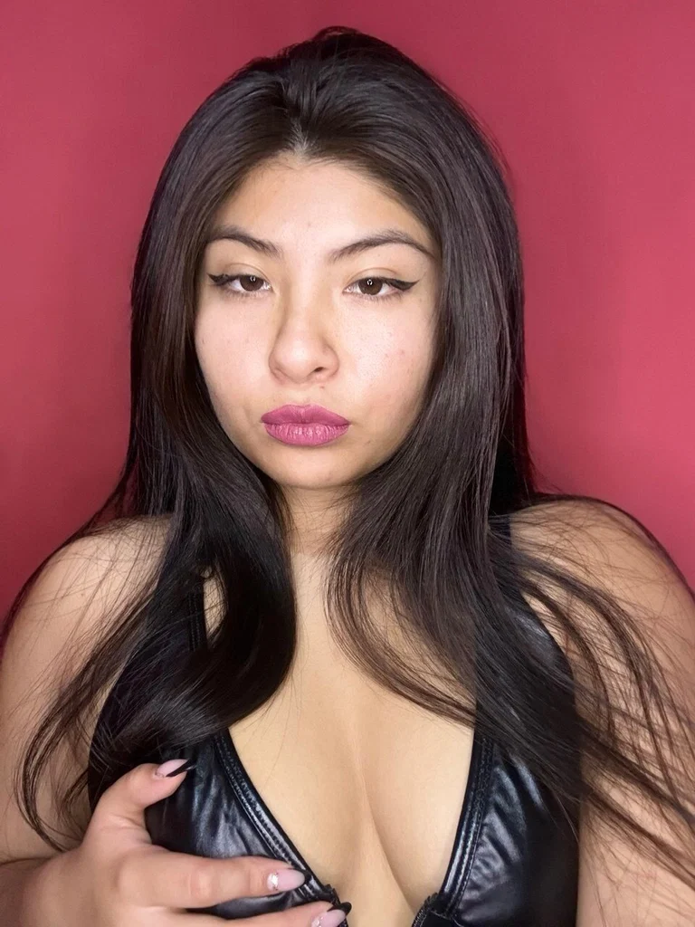 CHINII ⛓️Your goddess' paradise 👄's avatar