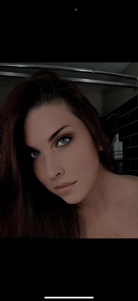 Adelynne Grace's avatar