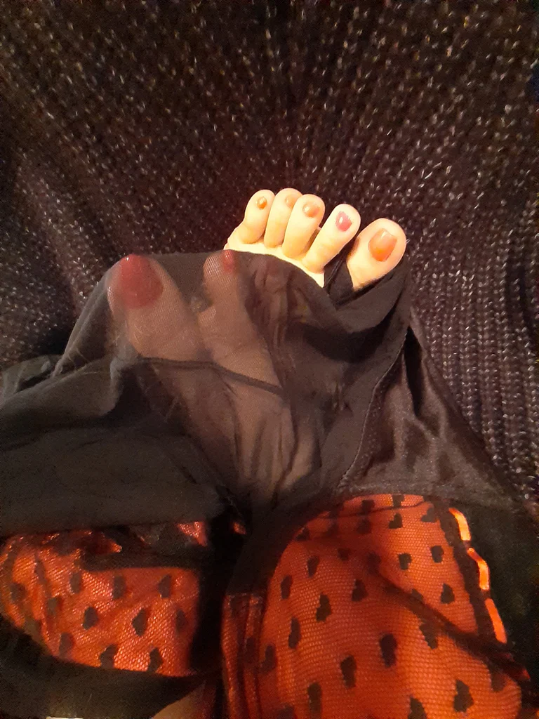 Traveling Toe Tease