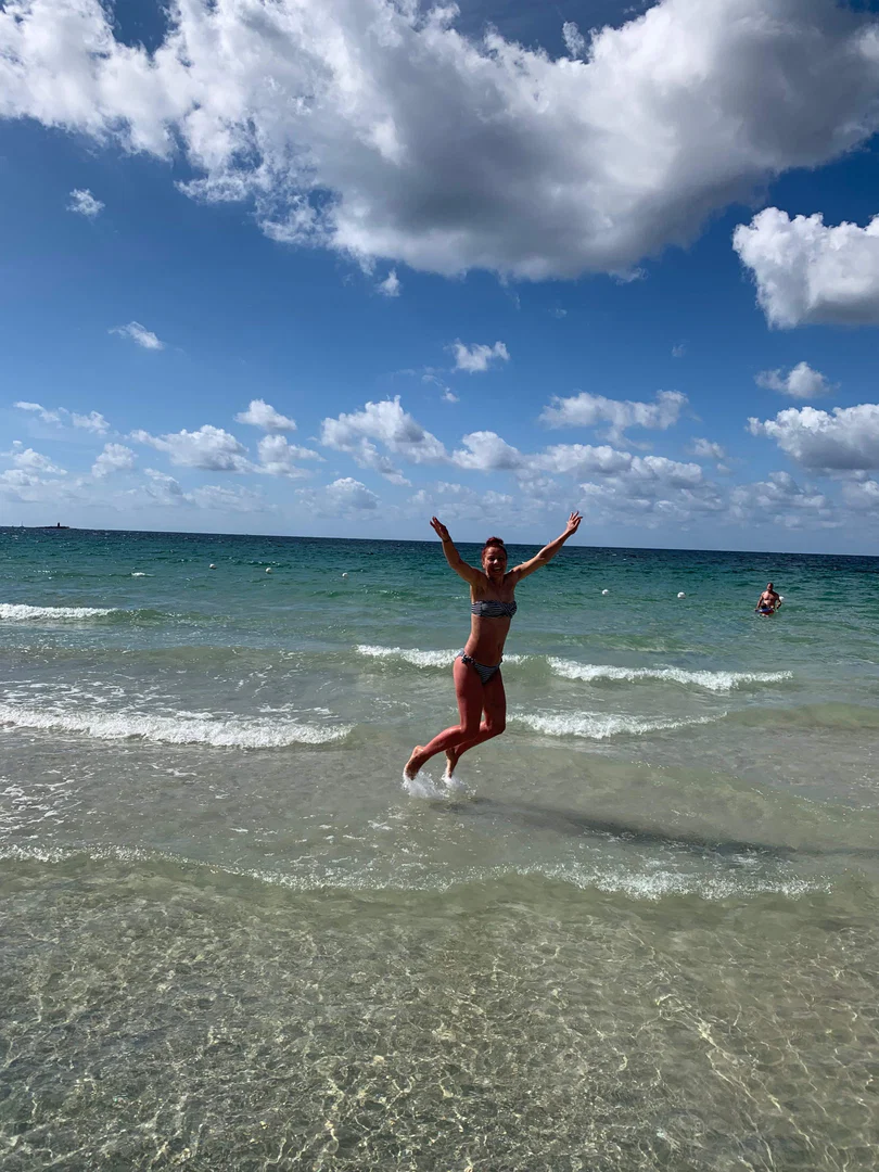 Mihaela Mena profile banner