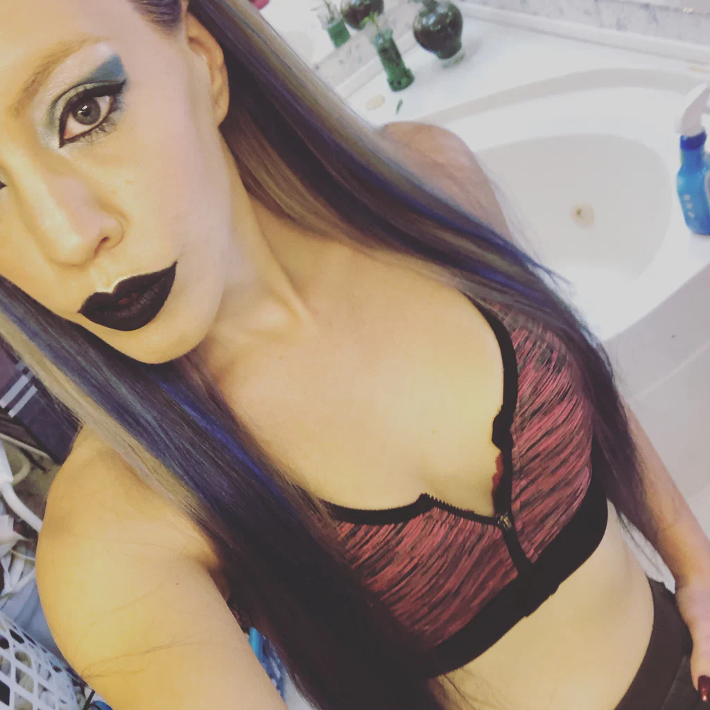 Dark Goddess's avatar
