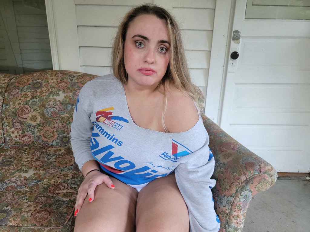 Kyla Bloom Curves's avatar