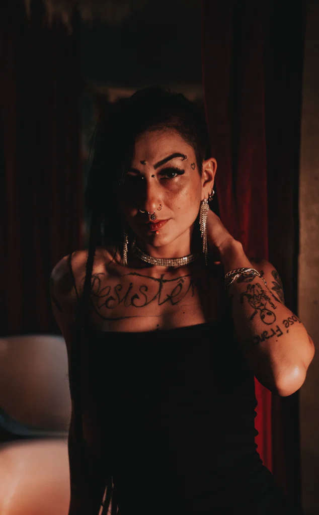 Caroleta Roots