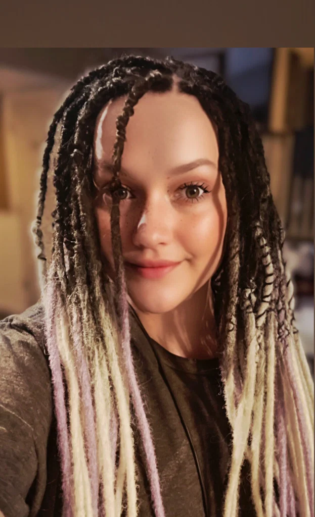 Vyxen Rae's avatar