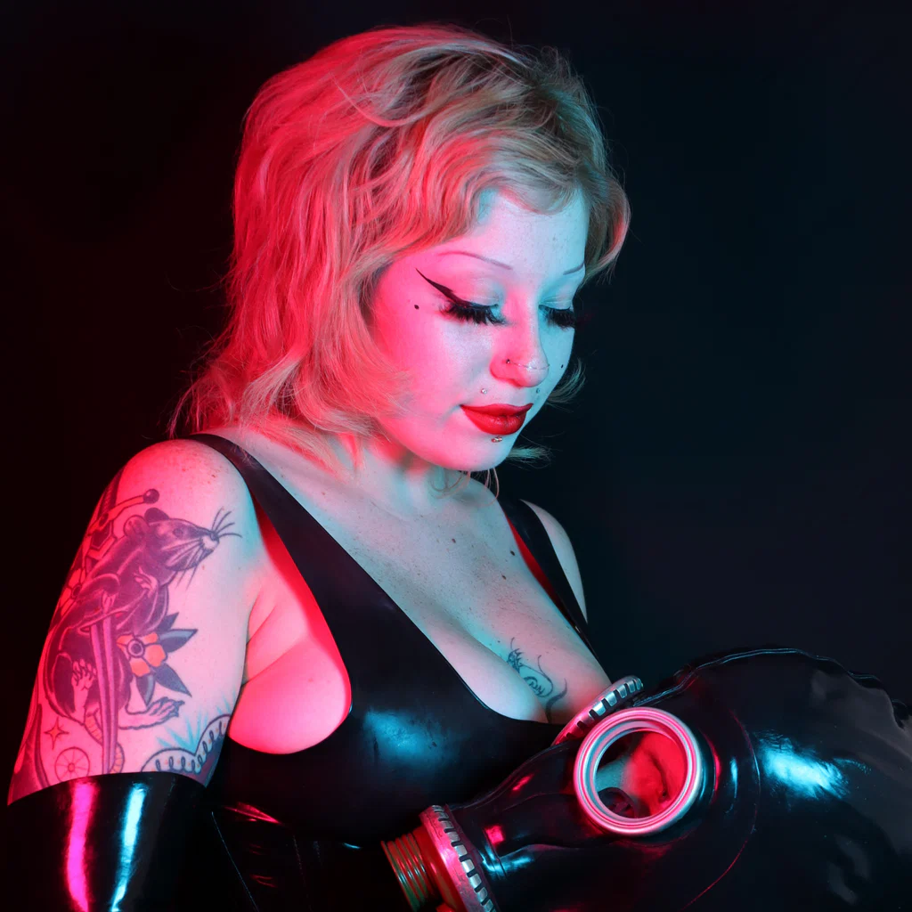 Domina Dolly St. Cyr's avatar