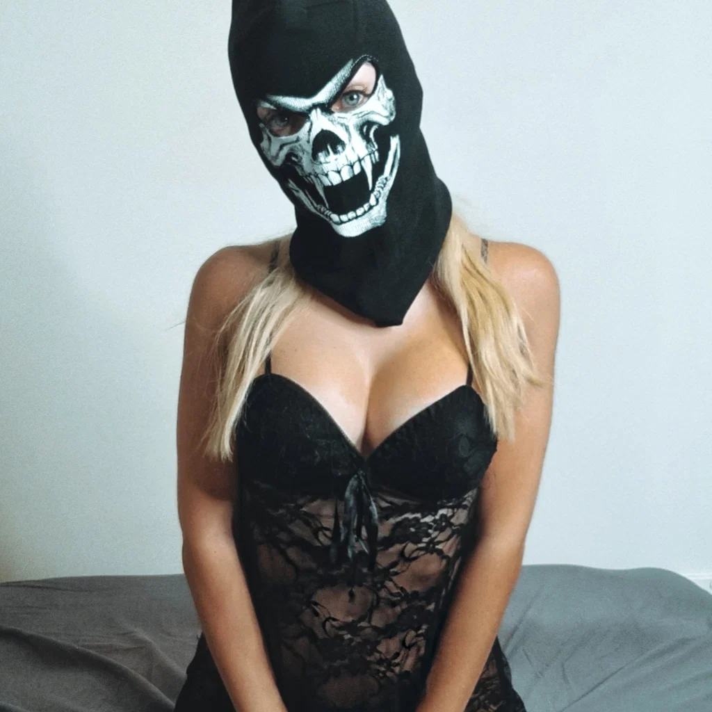 The masked girl's avatar
