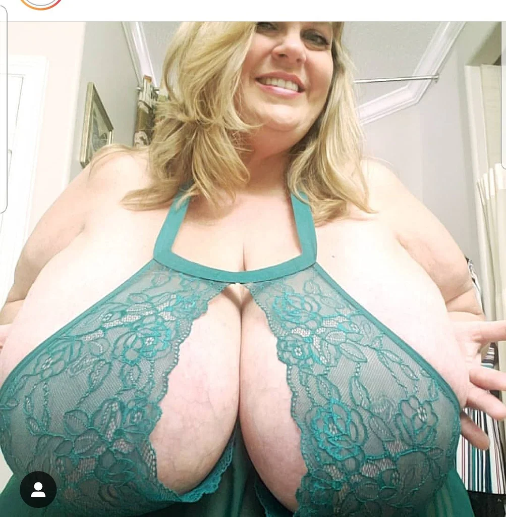 Lacy Breasts's avatar