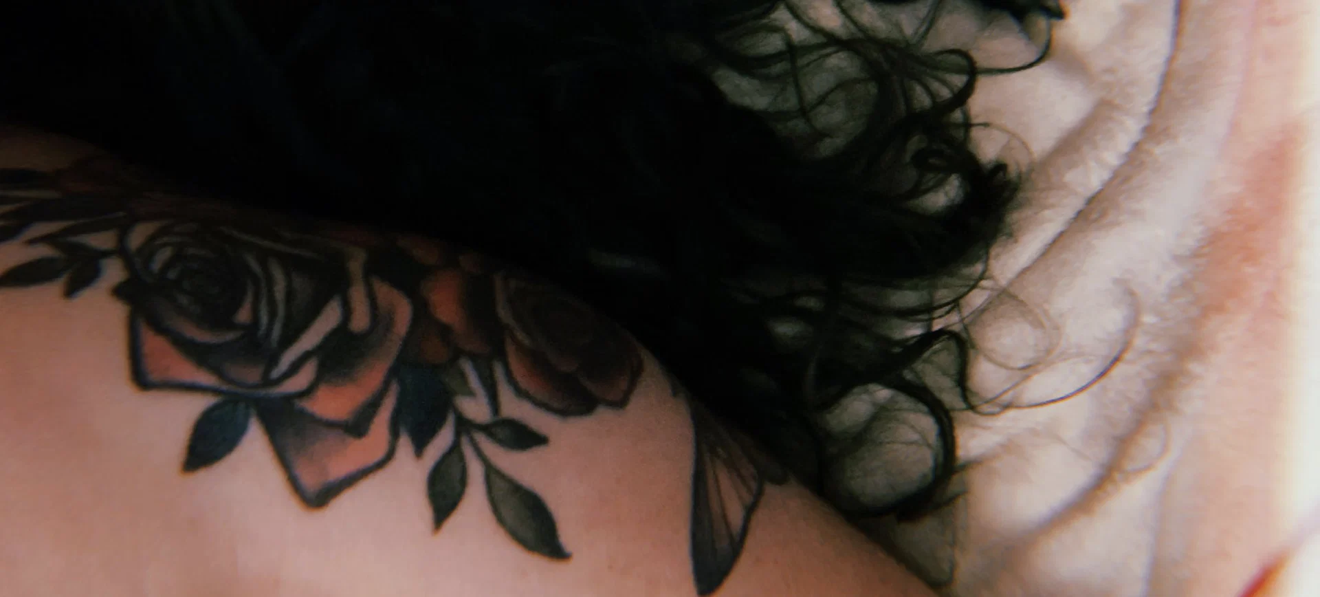 BLEUE. ☾ profile banner