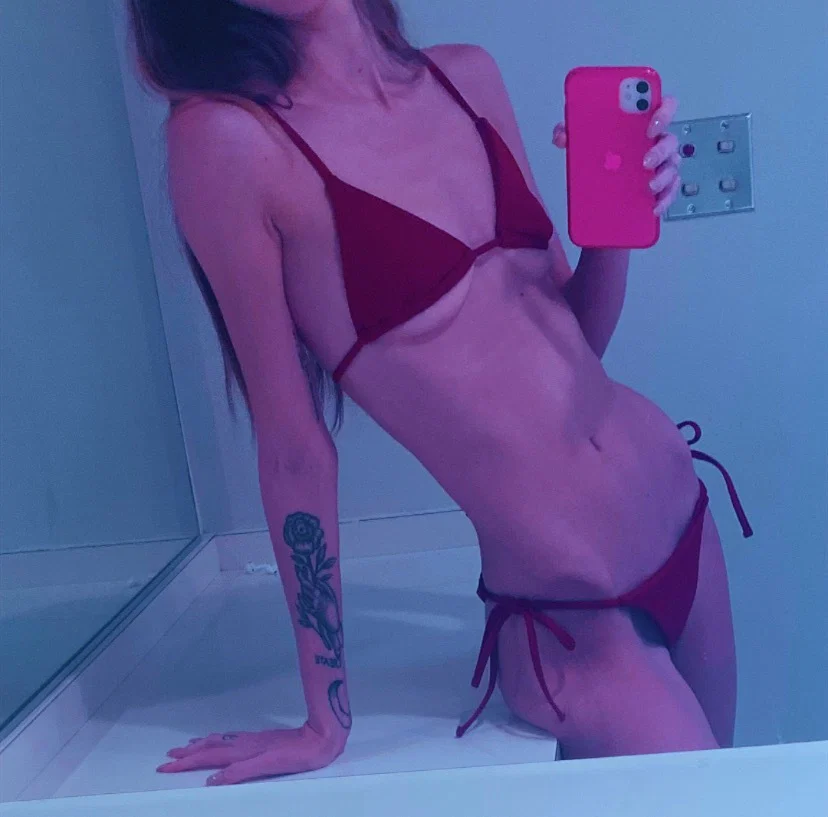 Rhea's avatar