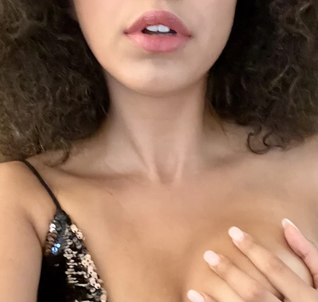 Miss Lips  💋's avatar