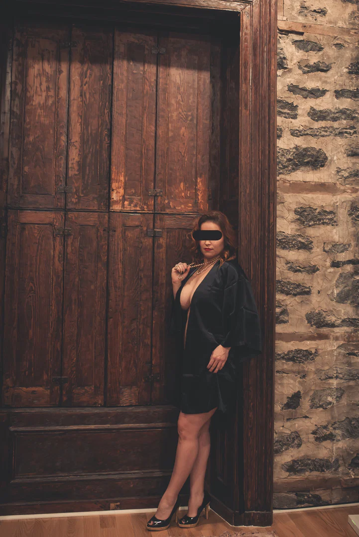 Masked Wife profile banner