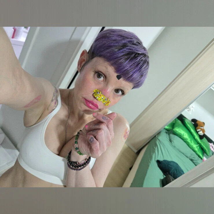 Sweetie Bird's avatar