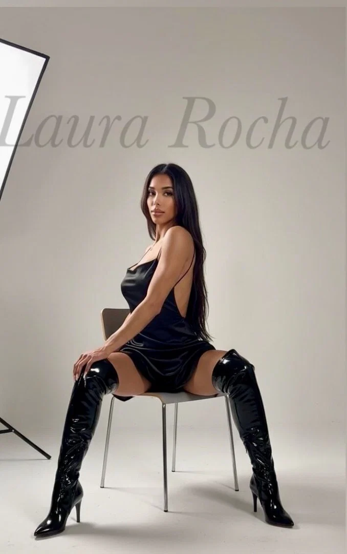 Laura Rocha profile banner