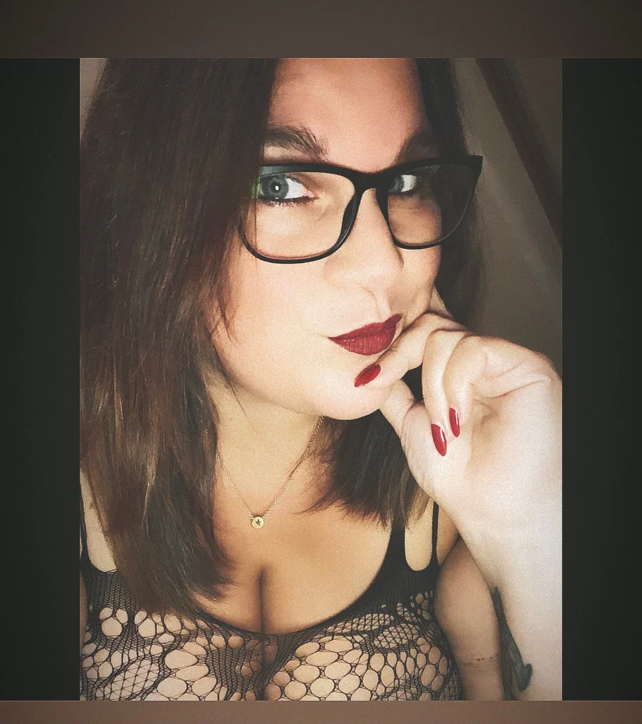Alex Vause's avatar