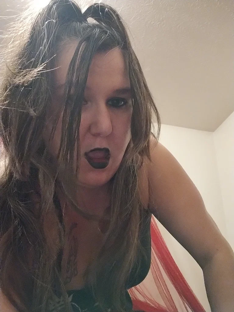 Kinkylilwitch66