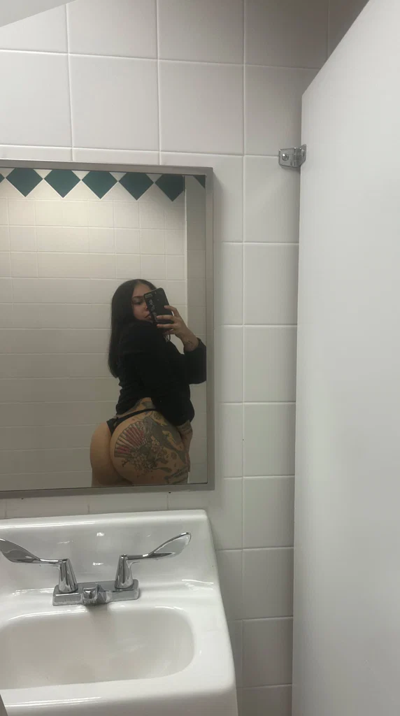 Kitty 🍑💦