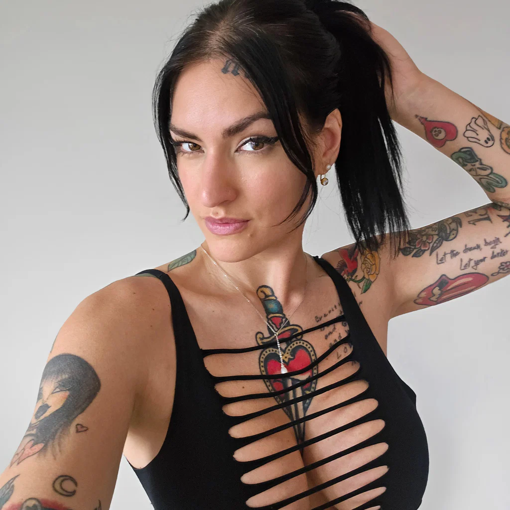 FREE BIG TITTY BRAT 🍒😈's avatar