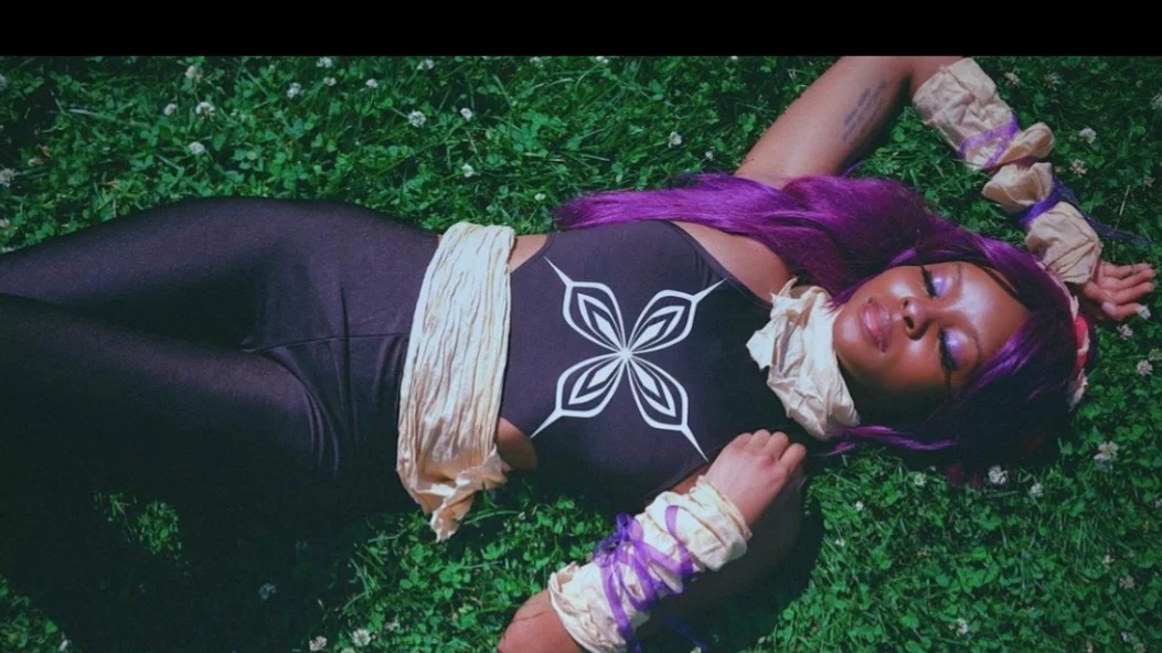 The LMG🌙💜 profile banner