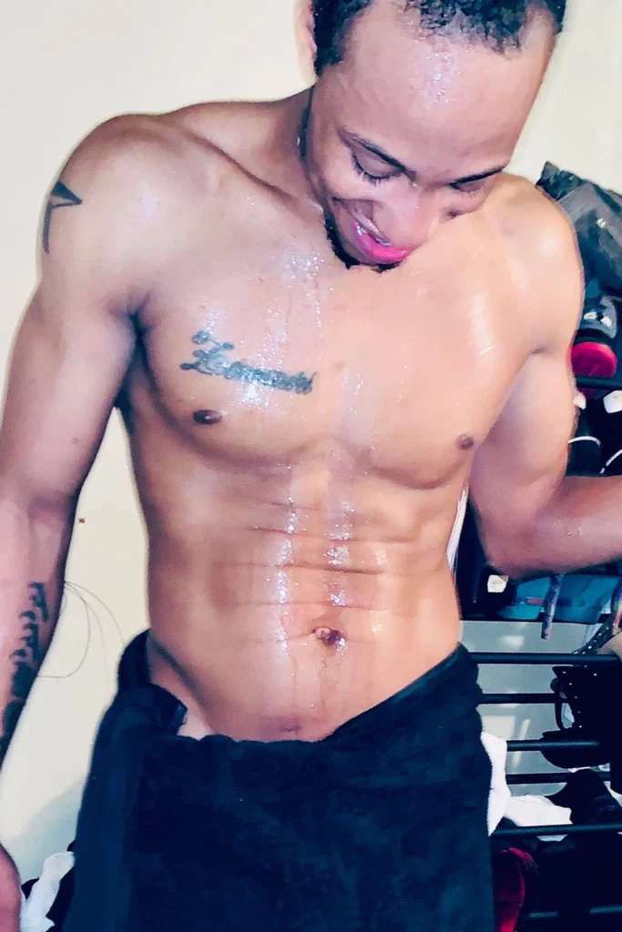 King of Roses 💦👅's avatar