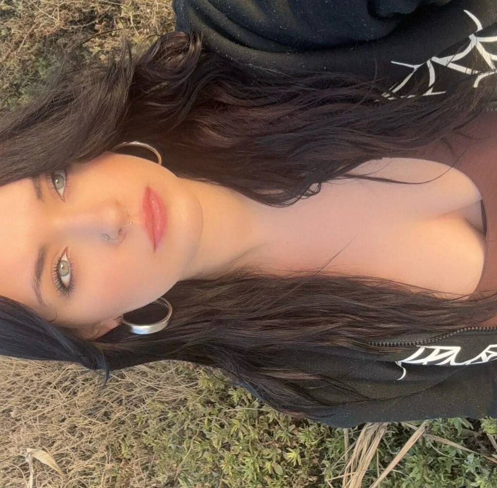 Elz 🦋✨