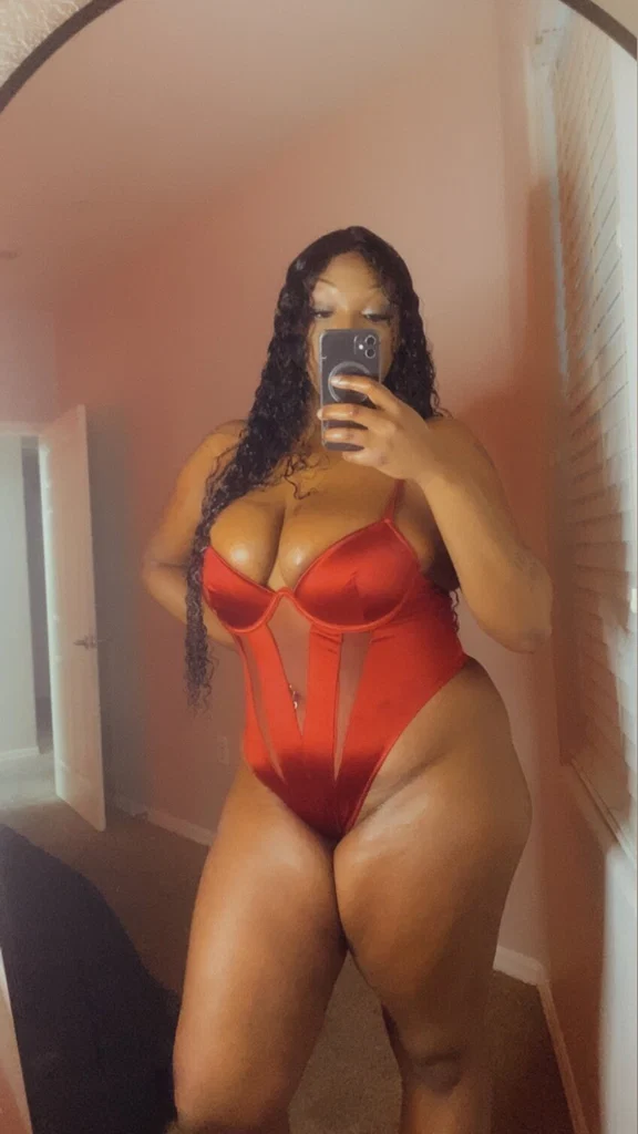 😈YOUR FAV FREAK😈😈