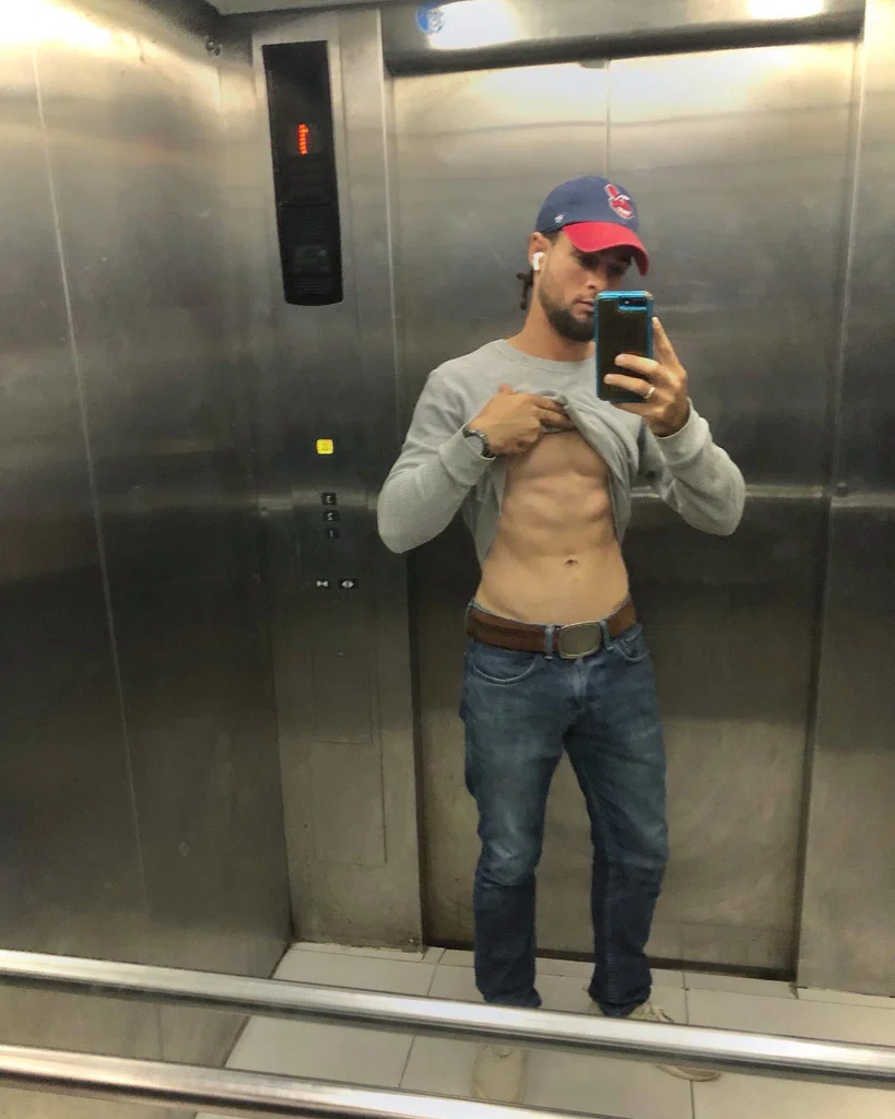 Body hot milk top. Hot🔥%'s avatar