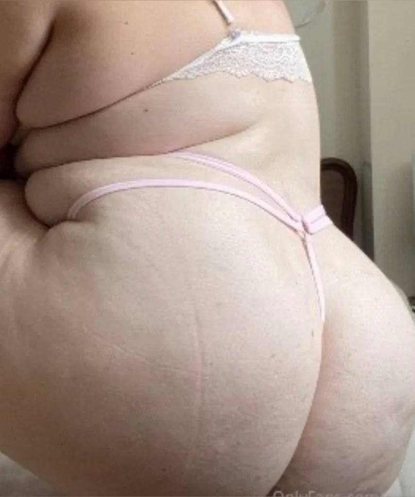 CURVYGIRL😈