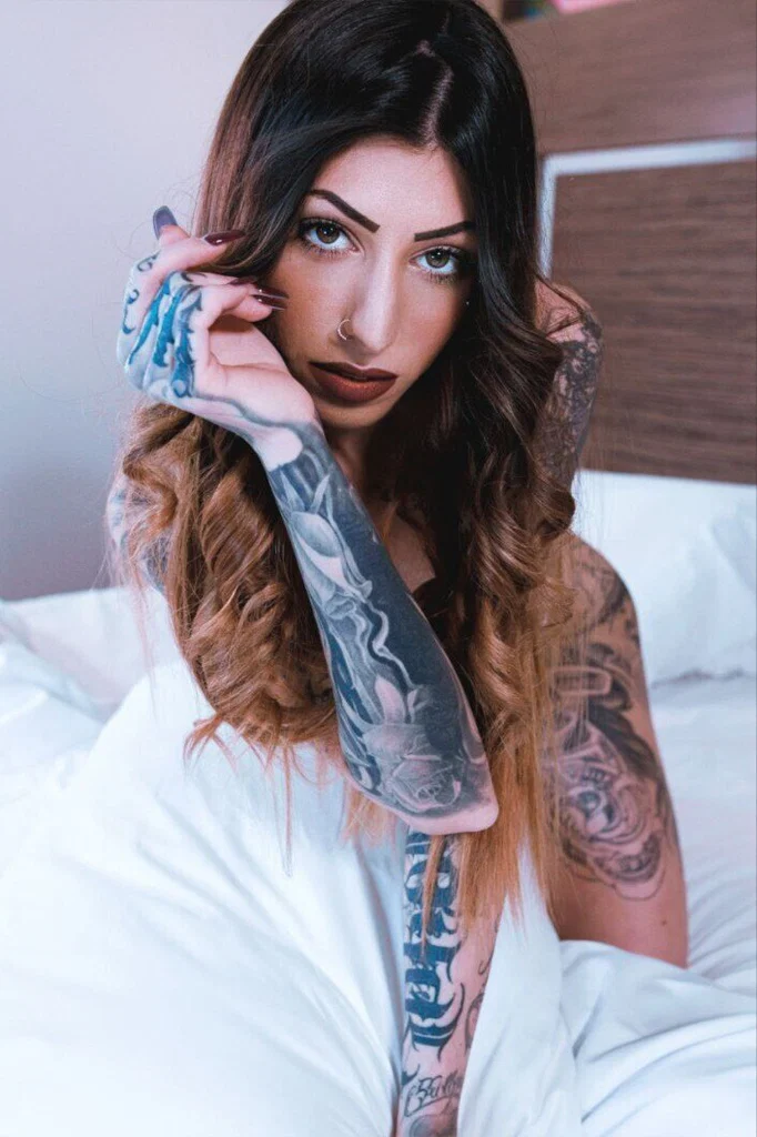 HOT BIG BOOTY INKED DOLL • Sexting QUEEN
