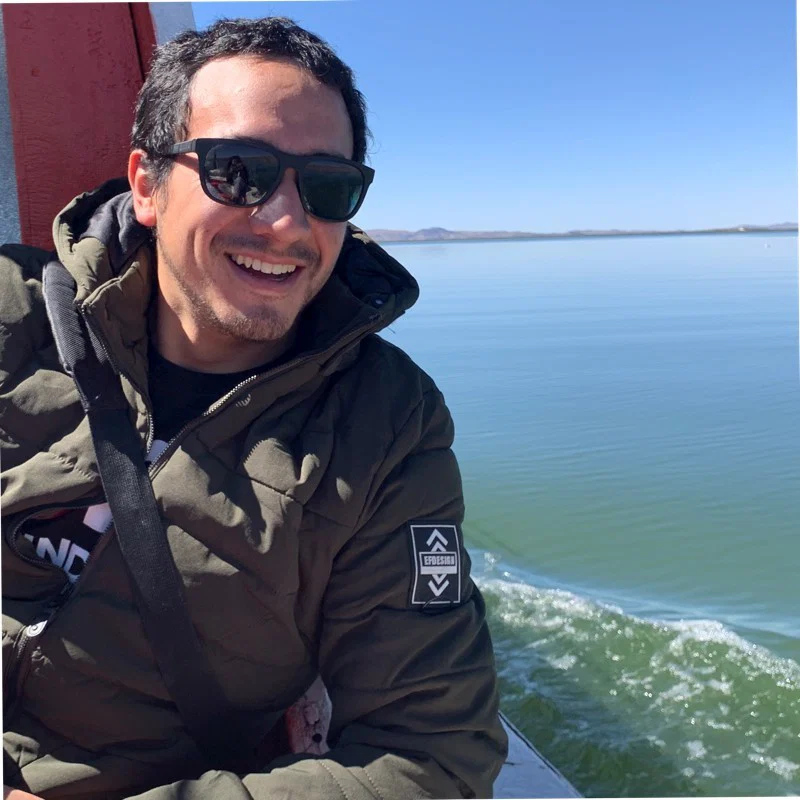 Mario Tuesta's avatar