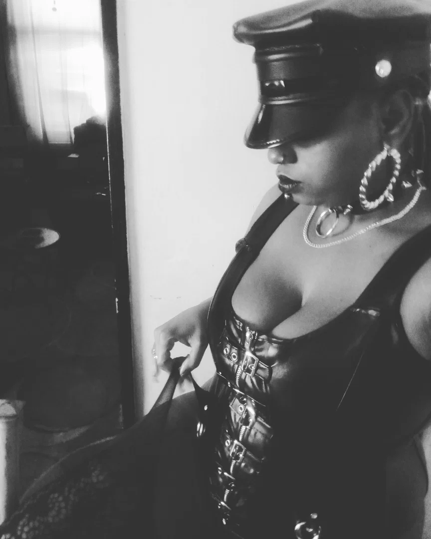 Mistress Roanna Widow profile banner