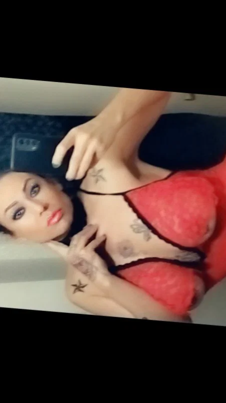 Marina Martinez profile banner