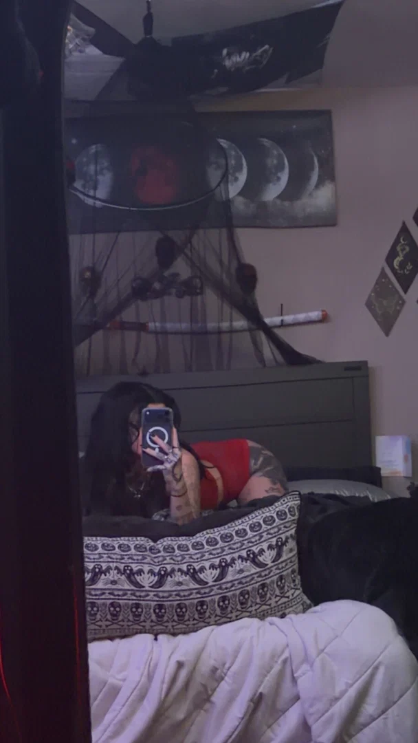 nikki profile banner