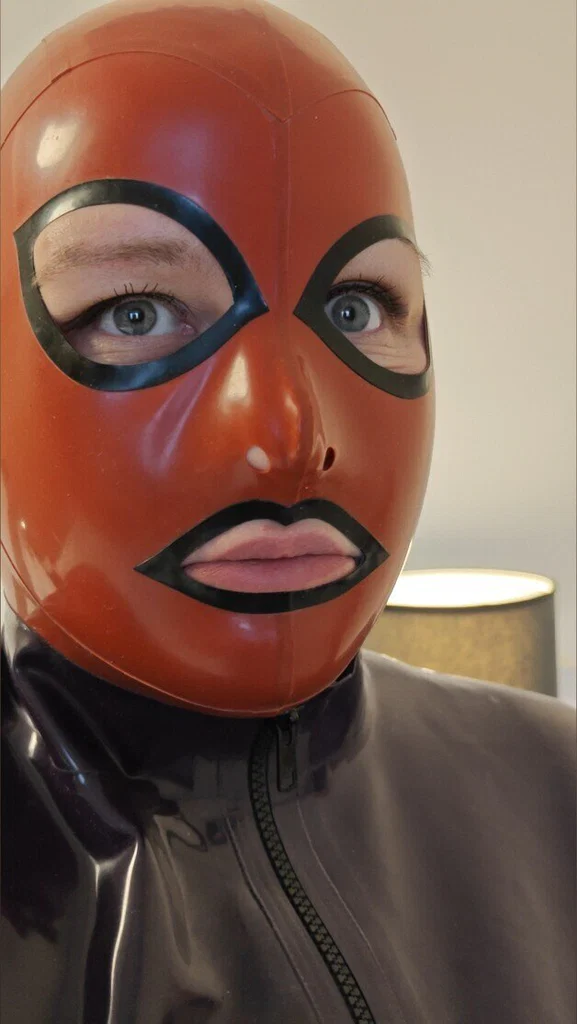Latexlovercouple