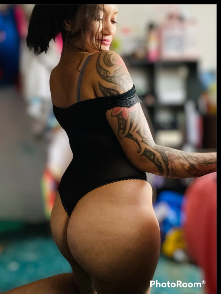 PolynesianBeauty💯's avatar