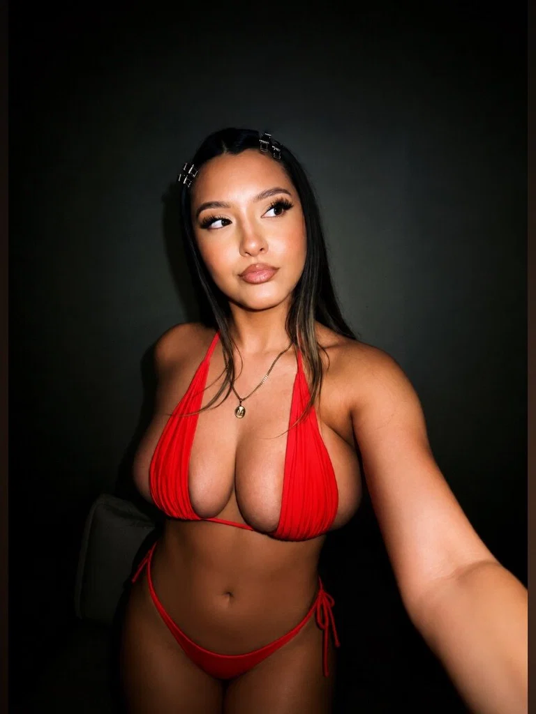 LINA LUV⭐️'s avatar
