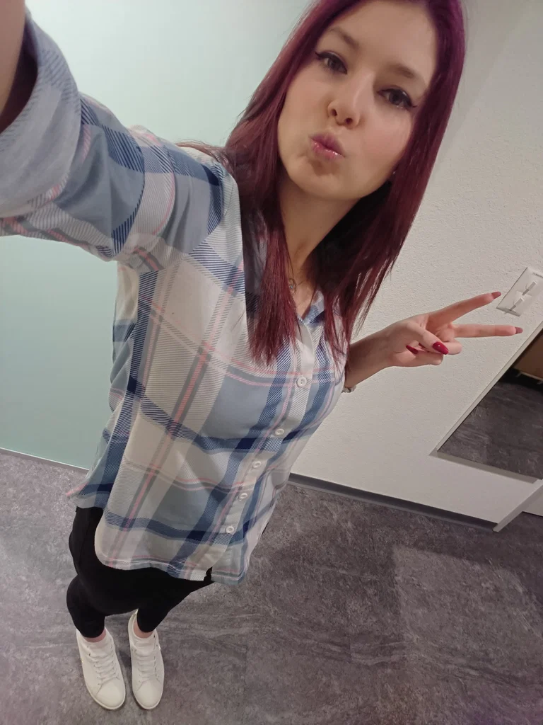 Issy's avatar