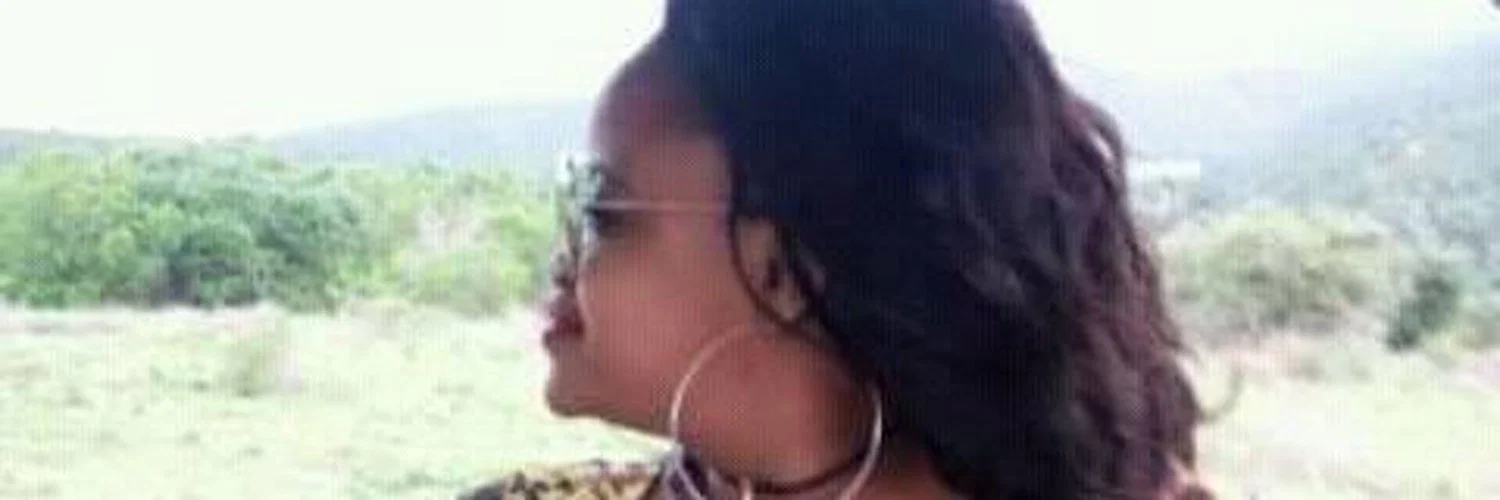 UNATHI💄 profile banner