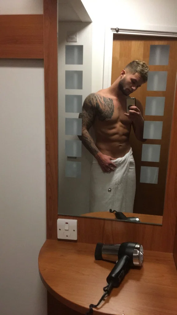 JJ Roberts's avatar